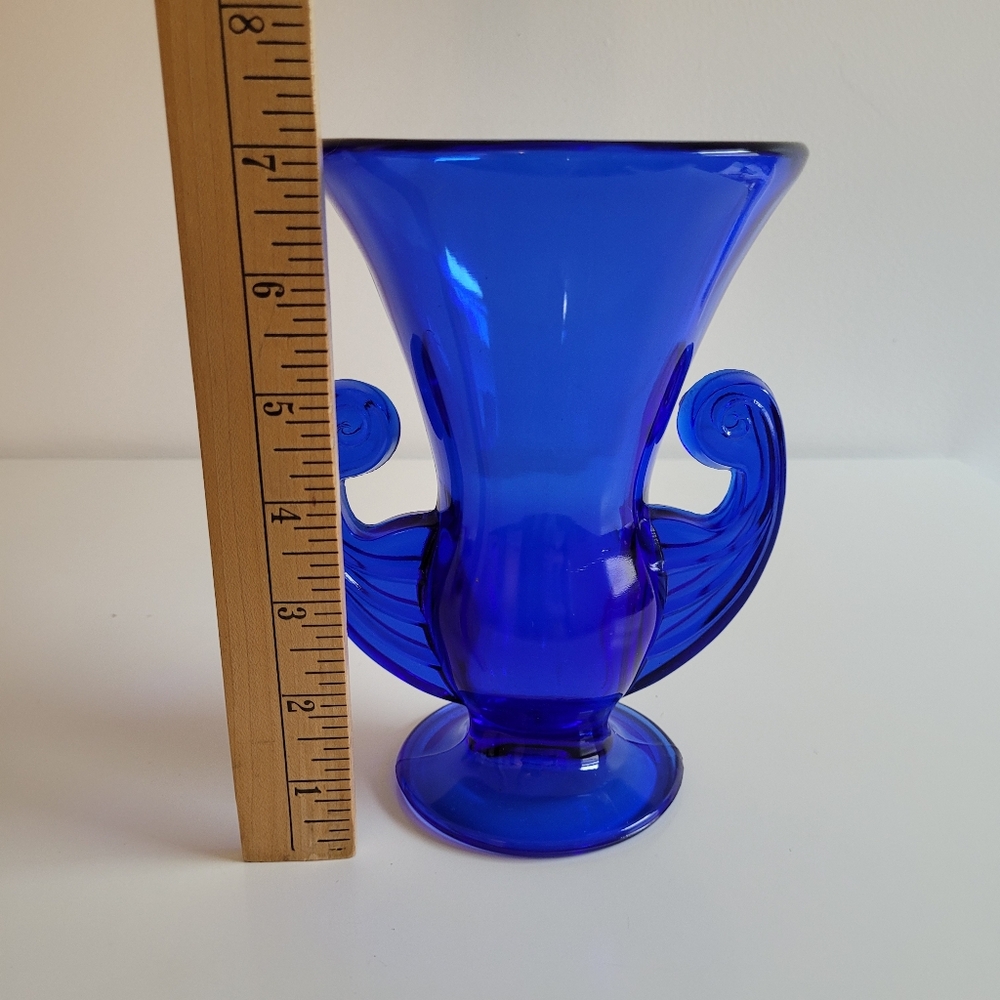 1930's Art Deco Vintage LE Smith Cobalt Blue Art Glass Vase With Handles Pressed